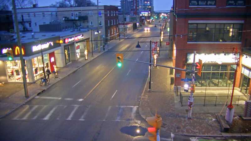 Traffic camera image at 2025-03-25 10:40:31