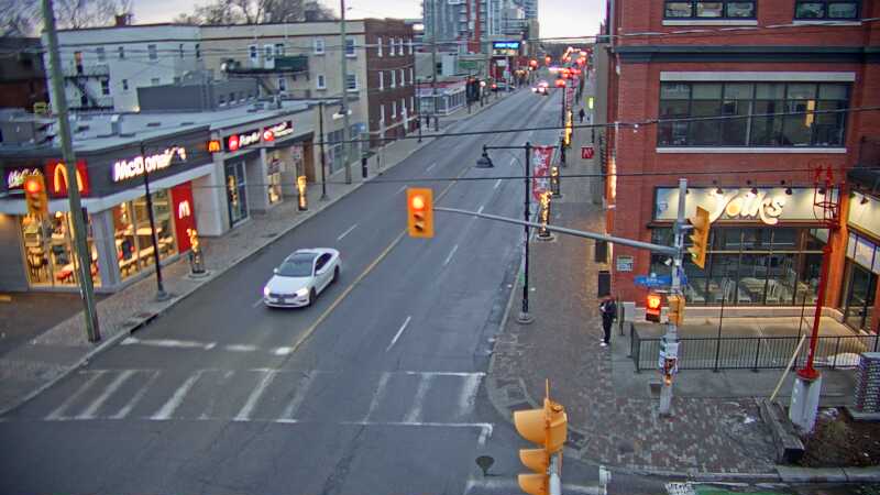 Traffic camera image at 2025-03-25 11:05:23