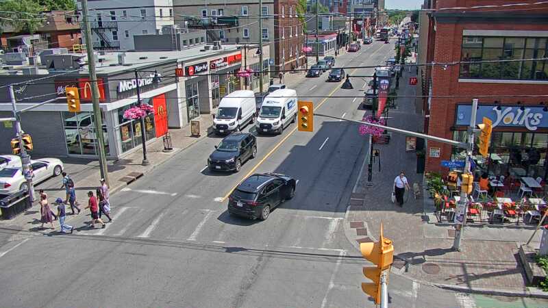 Traffic camera image at 2025-06-30 18:30:35