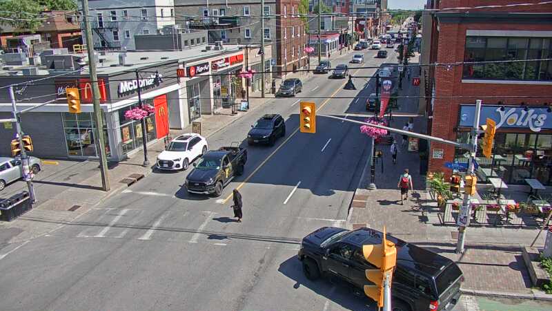 Traffic camera image at 2025-06-30 19:25:37