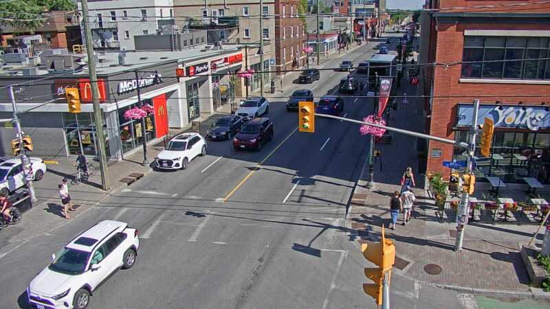 Traffic camera image at 2025-06-30 20:37:23