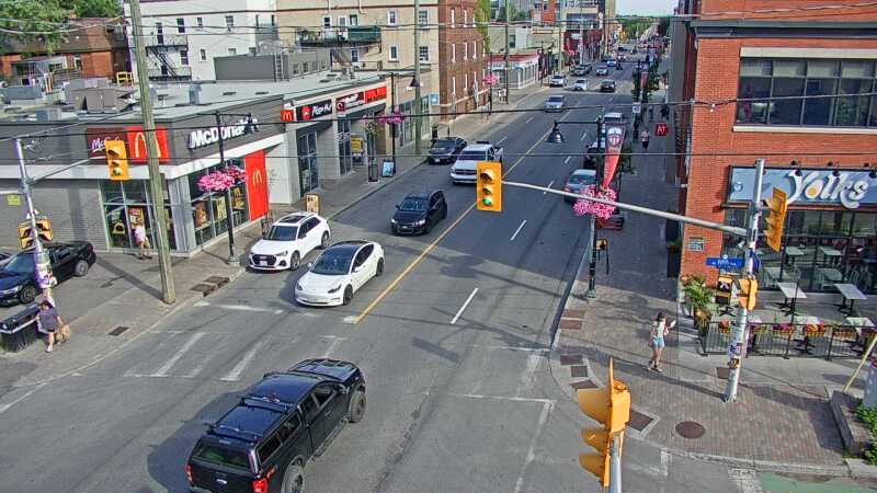 Traffic camera image at 2025-06-30 21:37:07