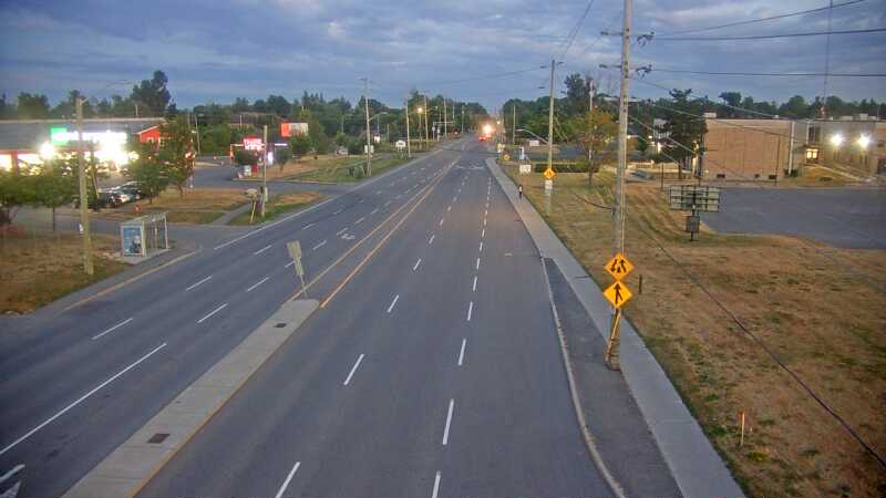 Traffic camera image at 2025-08-25 00:10:38