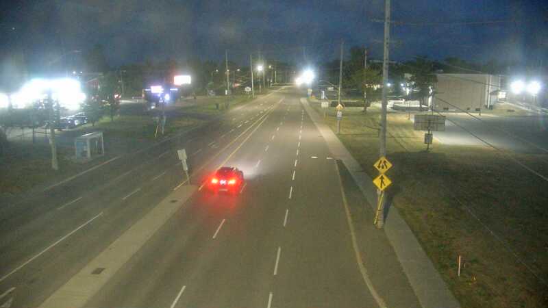 Traffic camera image at 2025-08-25 00:35:36