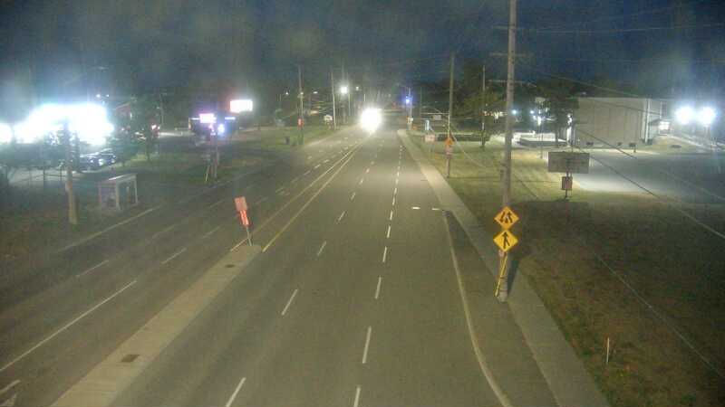 Traffic camera image at 2025-08-25 00:40:36
