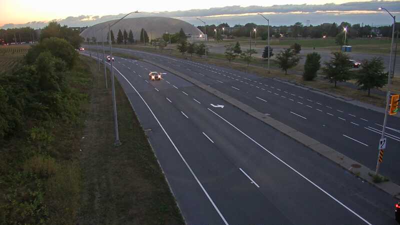 Traffic camera image at 2025-08-25 00:05:43