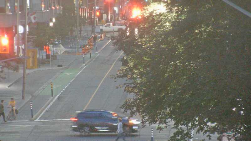 Traffic camera image at 2025-08-25 00:15:41