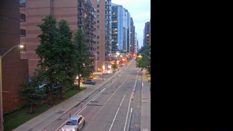 Traffic camera image at 2025-07-06 01:10:55