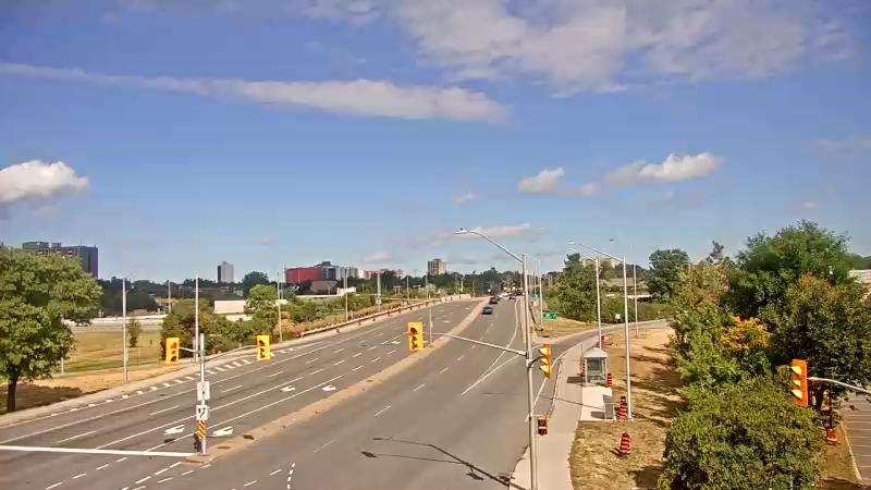 Traffic camera image at 2025-08-24 14:35:40