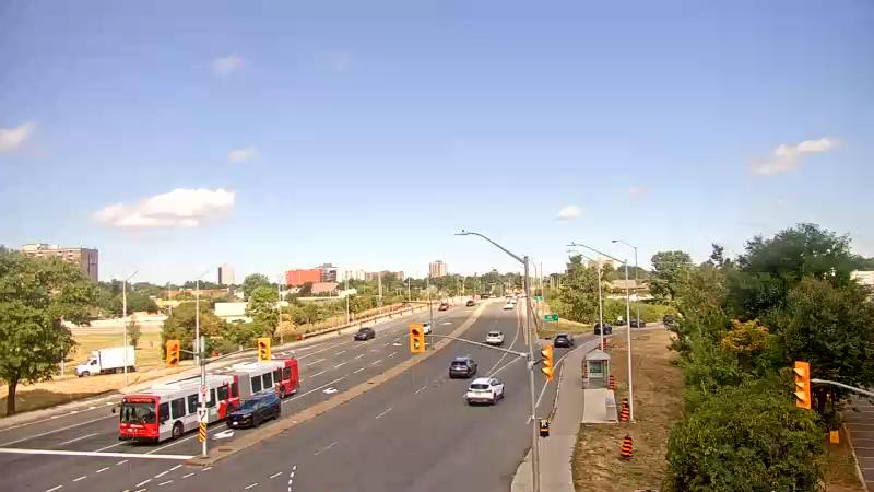 Traffic camera image at 2025-08-24 15:05:33