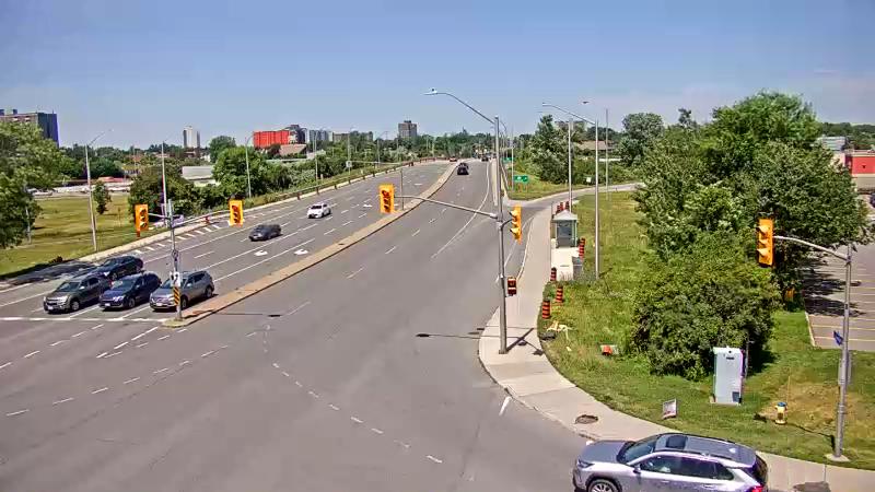 Traffic camera image at 2025-06-30 17:05:45