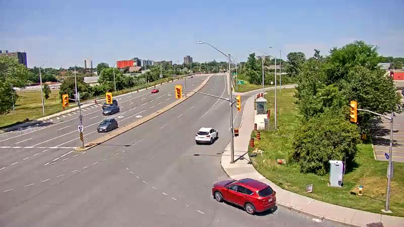 Traffic camera image at 2025-06-30 17:10:50