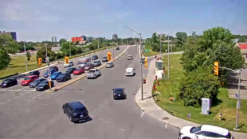 Traffic camera image at 2025-06-30 17:40:39