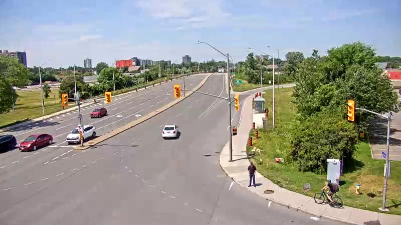 Traffic camera image at 2025-06-30 18:00:43