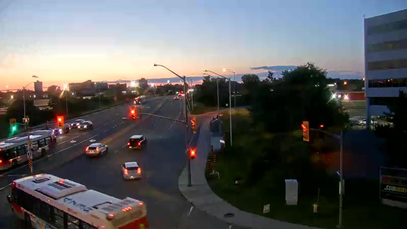 Traffic camera image at 2025-07-04 01:20:44