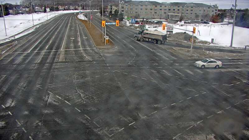 Traffic camera image at 2025-03-09 13:05:33