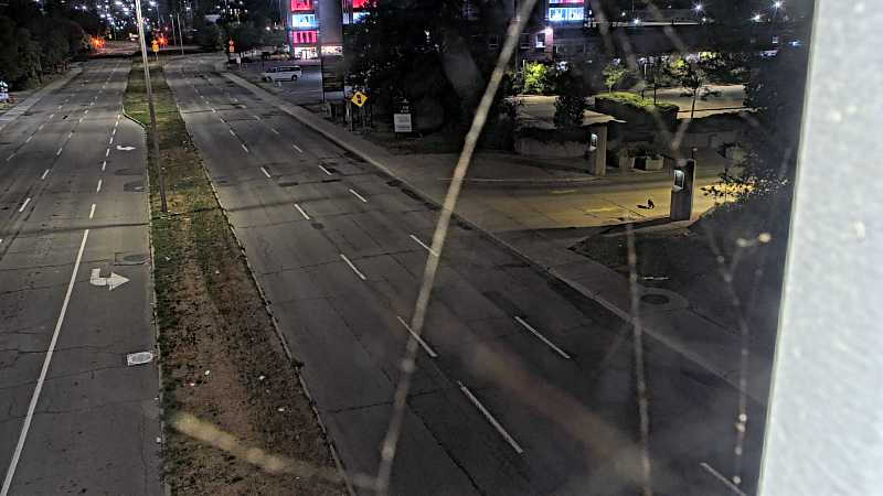 Traffic camera image at 2025-08-25 04:00:37