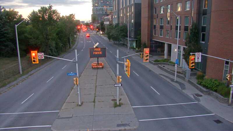Traffic camera image at 2025-08-25 00:05:44