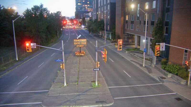 Traffic camera image at 2025-08-25 00:20:36