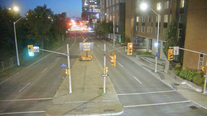 Traffic camera image at 2025-08-25 00:40:37