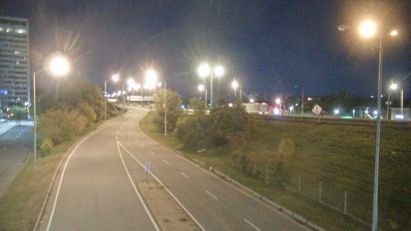 Traffic camera image at 2024-10-16 07:35:45