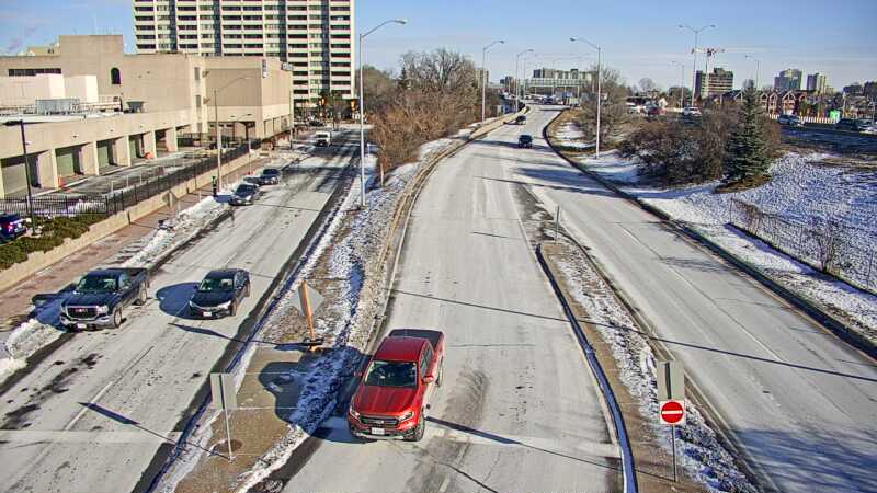 Traffic camera image at 2024-12-21 17:15:43