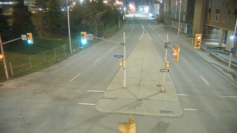 Traffic camera image at 2025-05-09 05:30:26