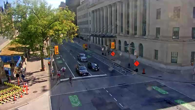 Traffic camera image at 2025-08-24 14:40:09