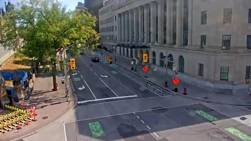 Traffic camera image at 2025-08-24 15:00:11