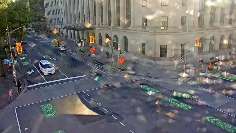 Traffic camera image at 2025-09-15 13:35:09