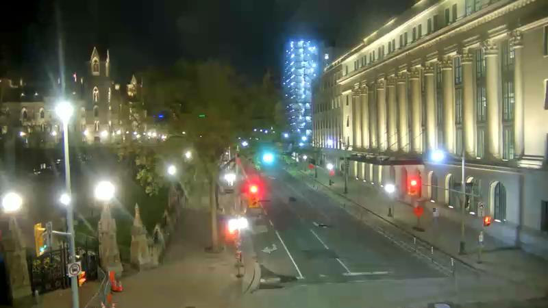 Traffic camera image at 2025-05-09 05:30:06