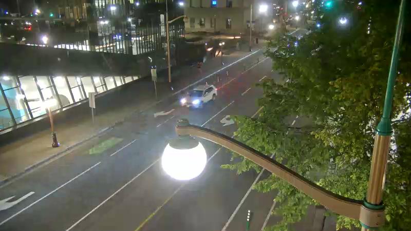 Traffic camera image at 2025-07-12 04:10:08