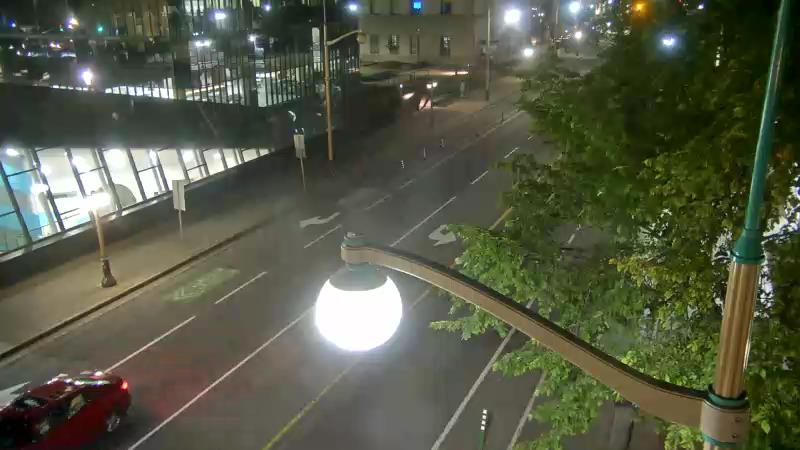 Traffic camera image at 2025-07-12 04:30:08
