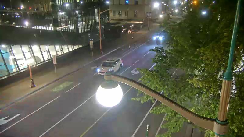 Traffic camera image at 2025-07-12 04:35:08