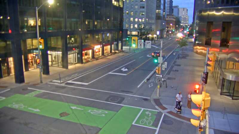 Traffic camera image at 2025-08-25 00:10:41