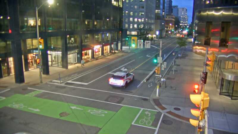 Traffic camera image at 2025-08-25 00:15:44
