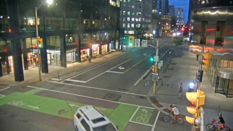 Traffic camera image at 2025-08-25 00:20:36