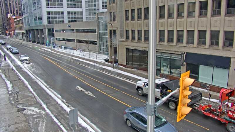 Traffic camera image at 2025-03-09 14:05:47