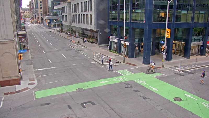 Traffic camera image at 2025-07-01 00:20:41