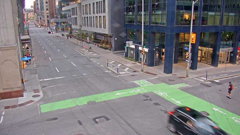 Traffic camera image at 2025-07-01 00:37:28