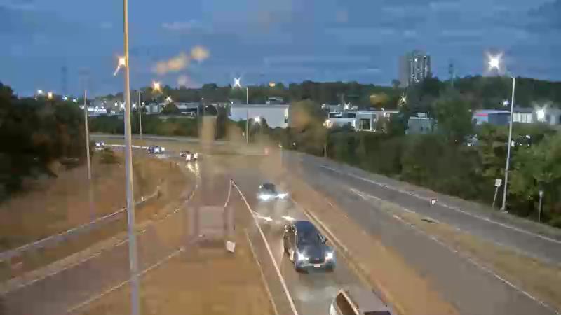 Traffic camera image at 2025-08-25 00:20:36