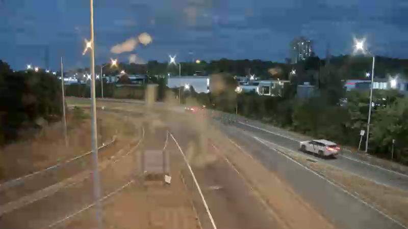 Traffic camera image at 2025-08-25 00:25:42