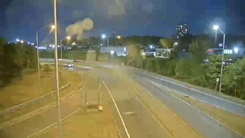 Traffic camera image at 2025-08-25 00:40:38