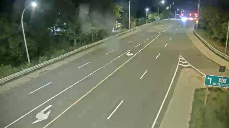 Traffic camera image at 2025-09-06 01:40:34