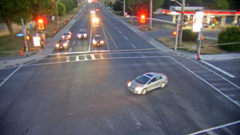 Traffic camera image at 2025-08-25 00:10:42