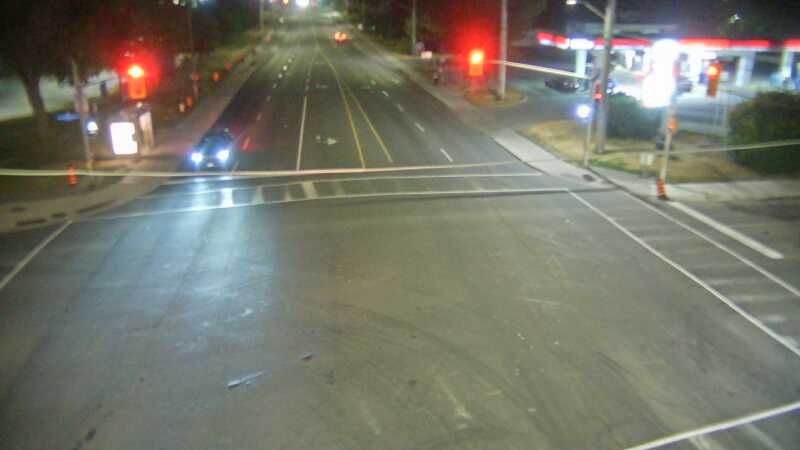 Traffic camera image at 2025-08-25 02:40:37