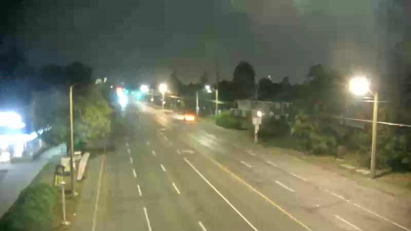 Traffic camera image at 2025-08-04 01:35:42