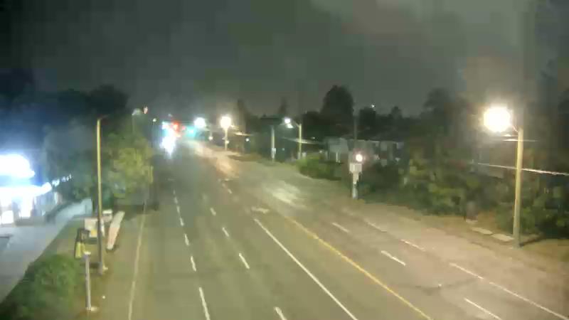 Traffic camera image at 2025-08-04 02:00:33