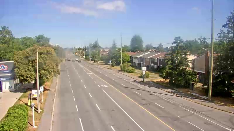 Traffic camera image at 2025-08-24 14:35:42
