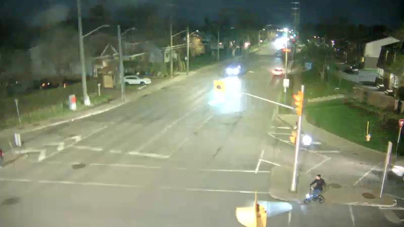 Traffic camera image at 2025-05-09 01:40:24